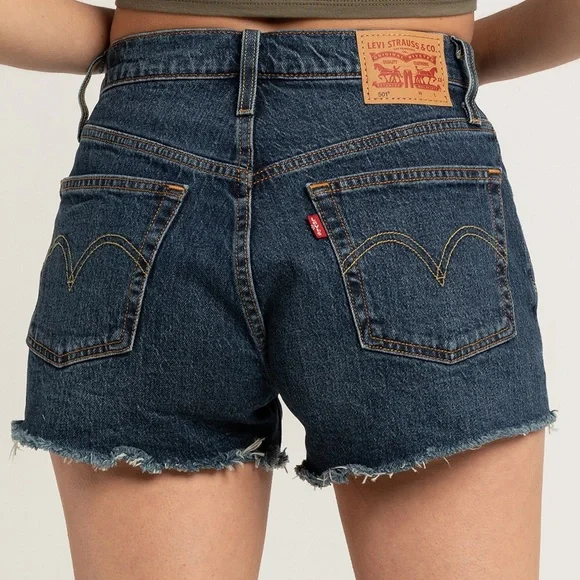 💘5xHP!💘 Levi’s | Cut Off Jean Shorts, Size 6 - Picture 11 of 16